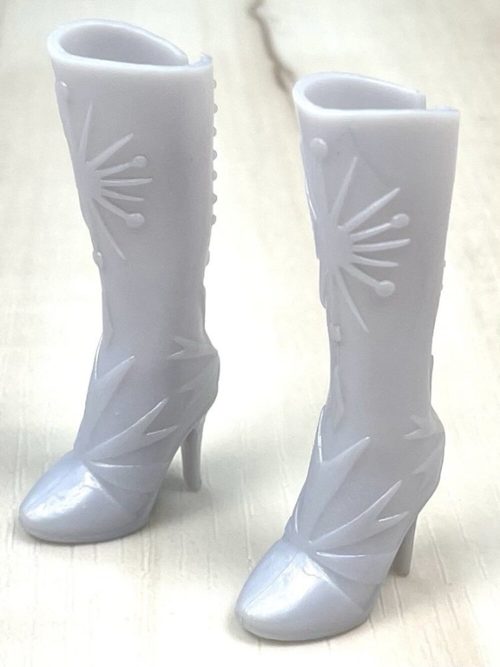 2018 Hasbro Disney Frozen Light Up Elsa Replacement DOLL BOOTS Only Pale Blue
